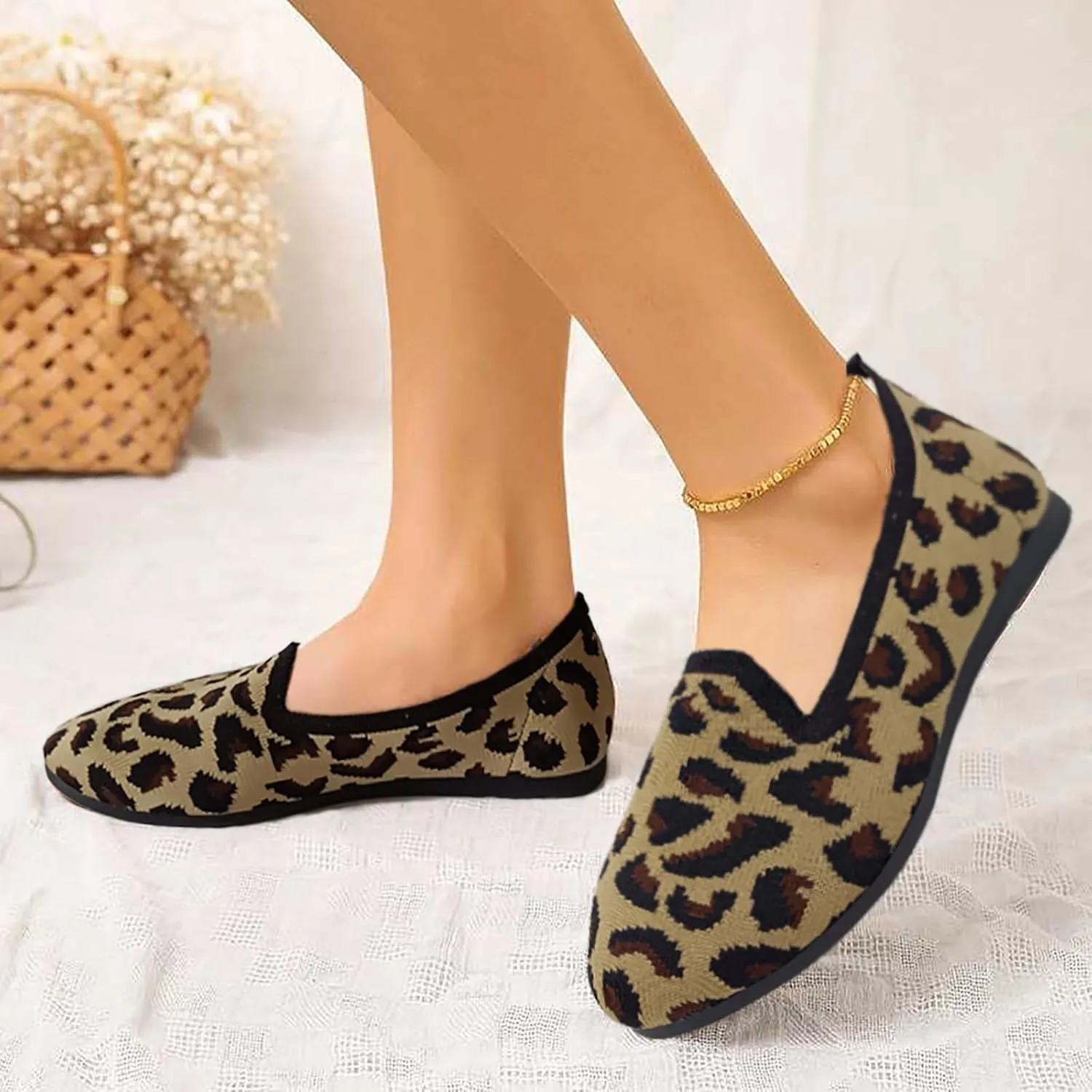 CasfelRen Women's Classic Ballet Flats, Pointed Toe Comfortable Dress Shoes Flats, Soft Knit Slip On Flats Shoes for Women