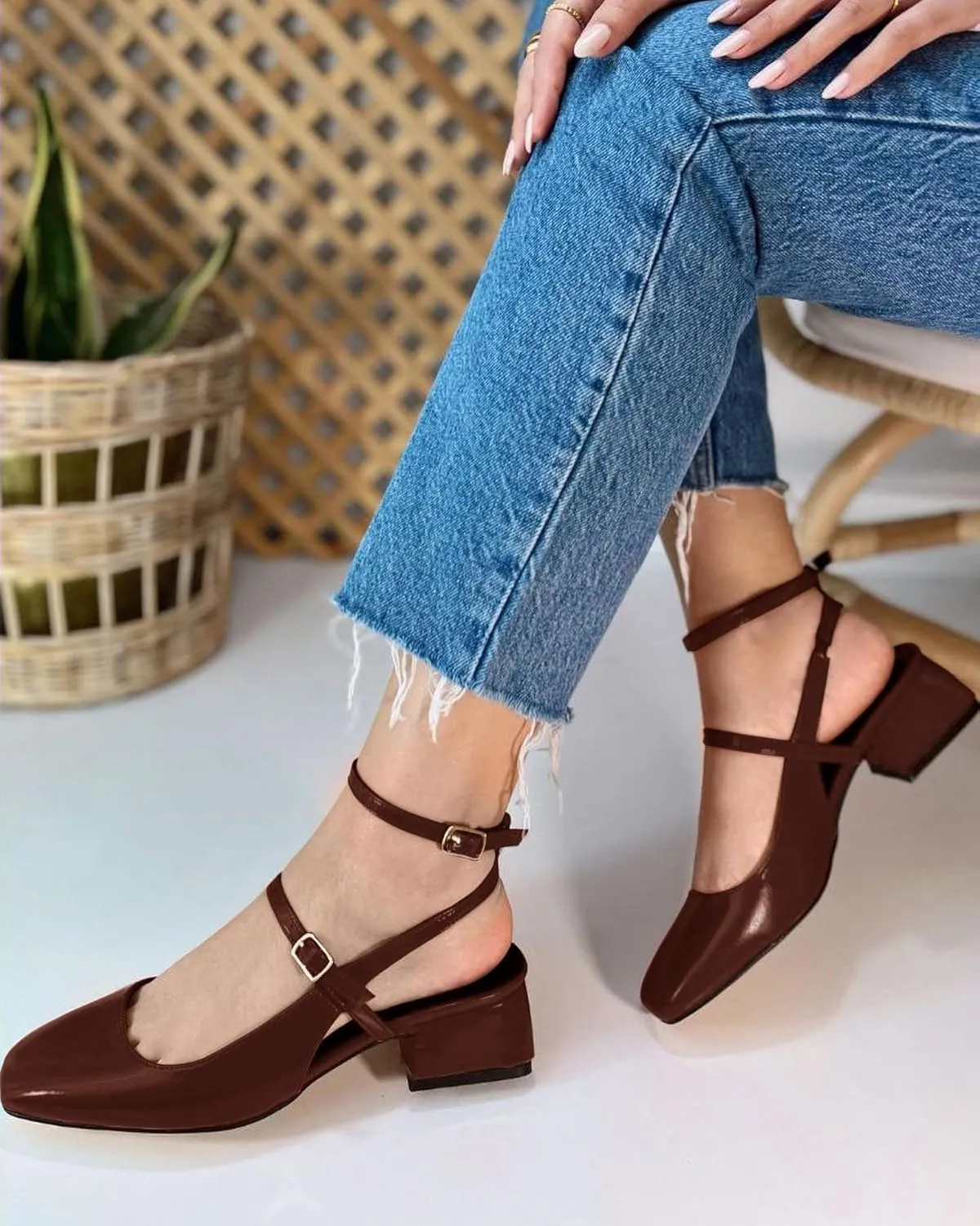 Coutgo Womens Mary Jane Chunky Low Heels Closed Square Toe Ankle Strap Pumps Wedding Party Dress Shoes