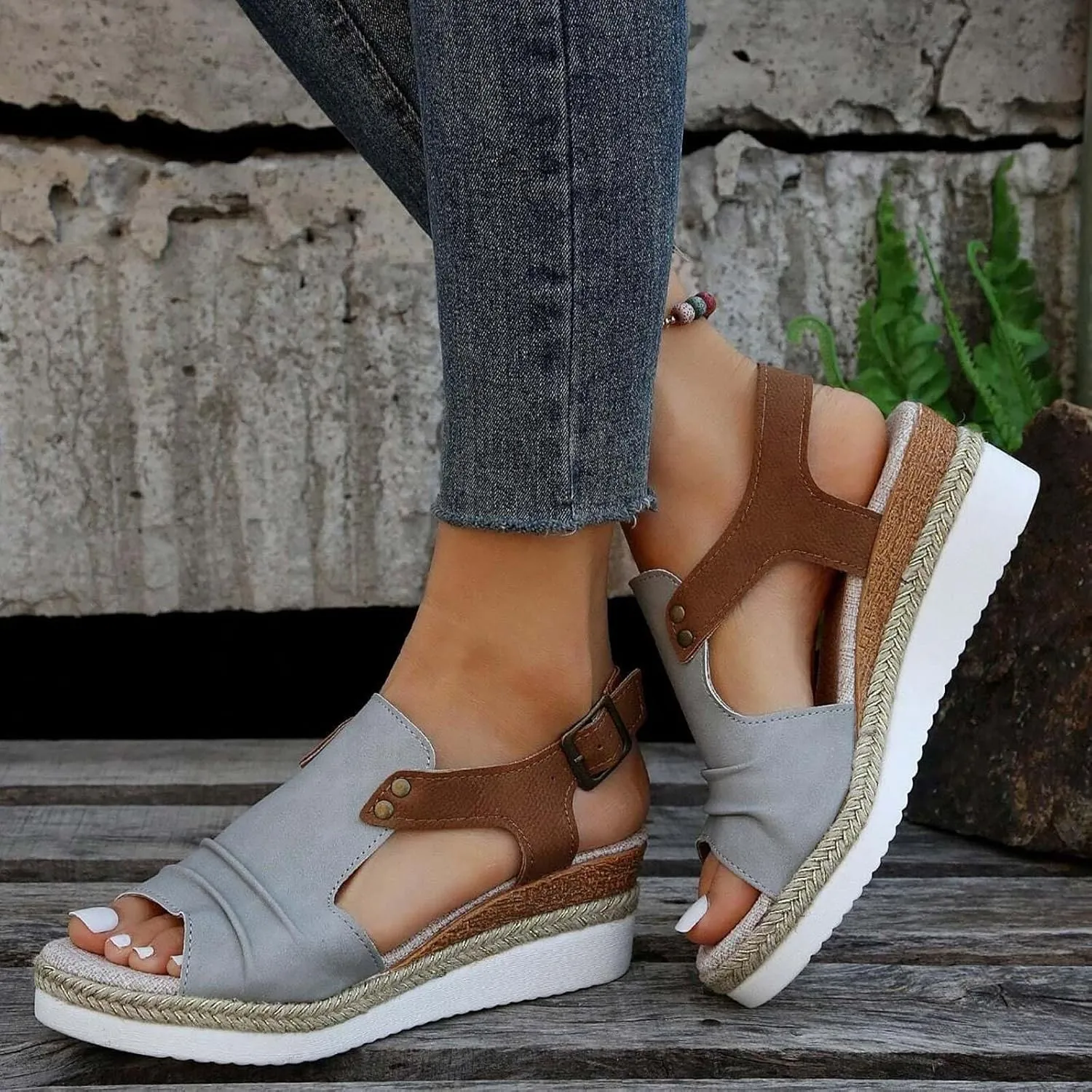 Eduavar Womens Sandals Casual Comfort Non Slip Walking Platform Sandals with Arch Support Lightweight Summer Beach Footwear