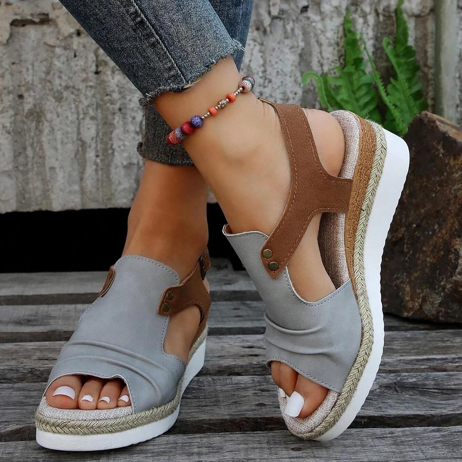 Eduavar Womens Sandals Casual Comfort Non Slip Walking Platform Sandals with Arch Support Lightweight Summer Beach Footwear