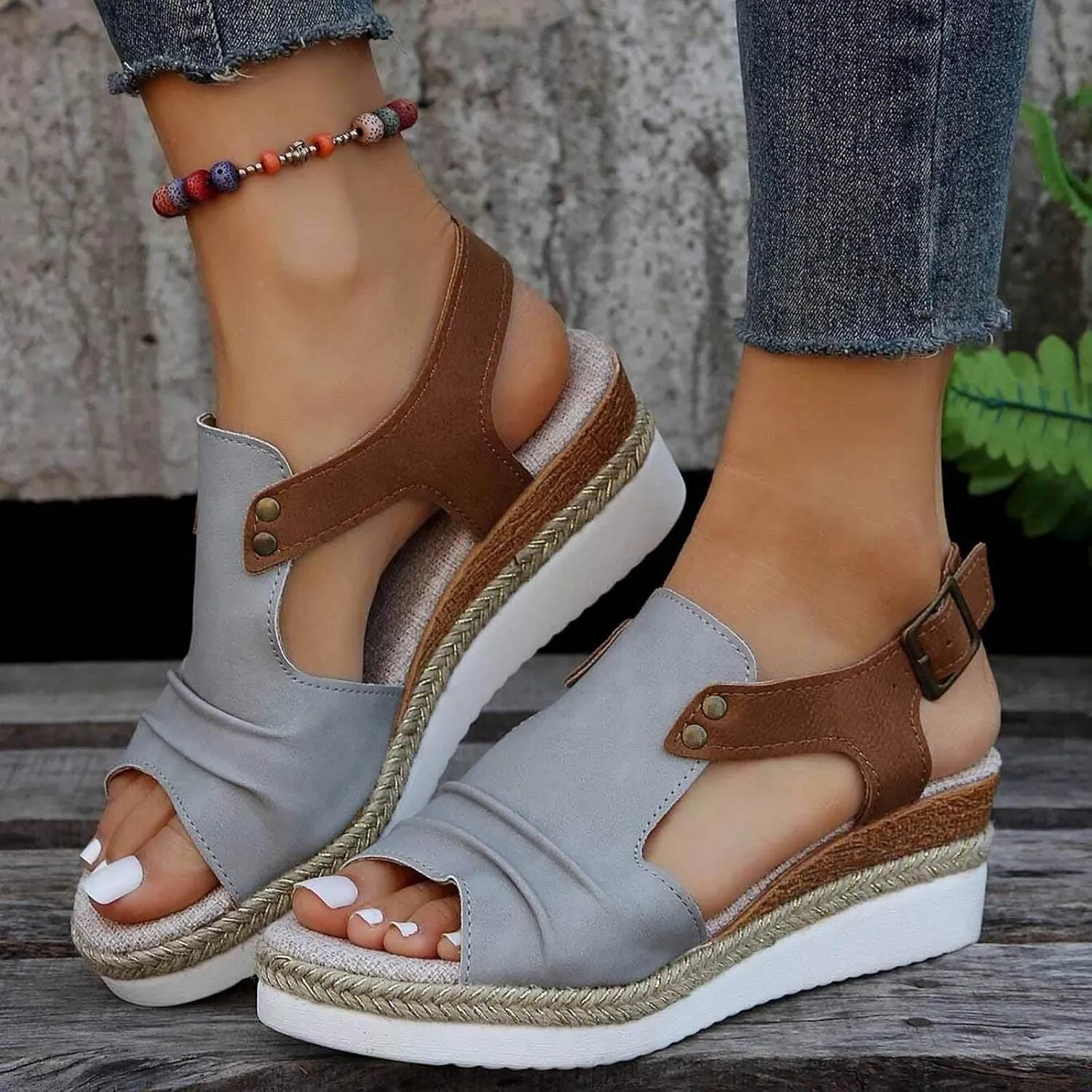 Eduavar Womens Sandals Casual Comfort Non Slip Walking Platform Sandals with Arch Support Lightweight Summer Beach Footwear