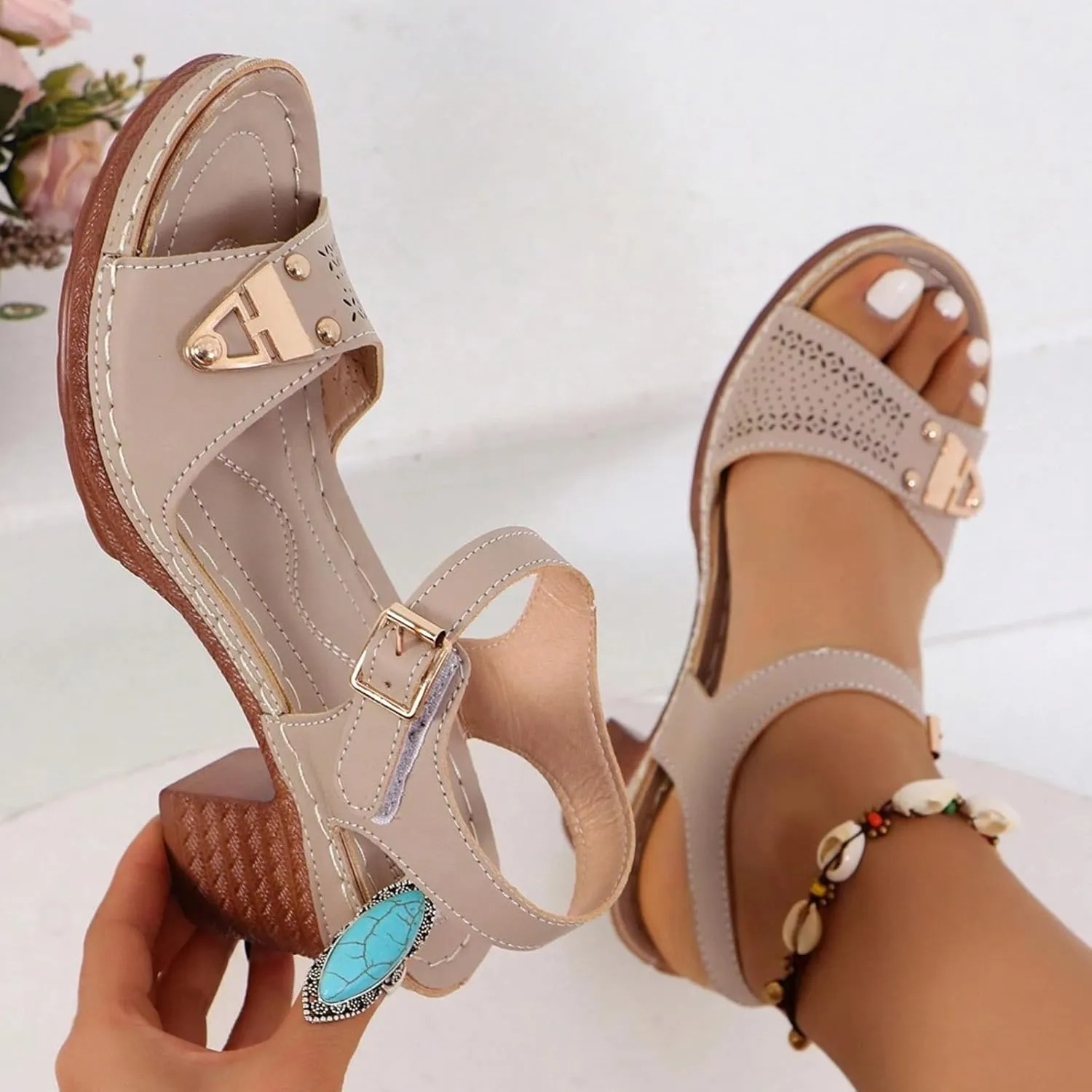 Eduavar Women's Wedge Sandals, Orthopedic Leather Peep Toe Cutout Zipper Chunky Heeled Sandals in White, Brown for Casual Wear