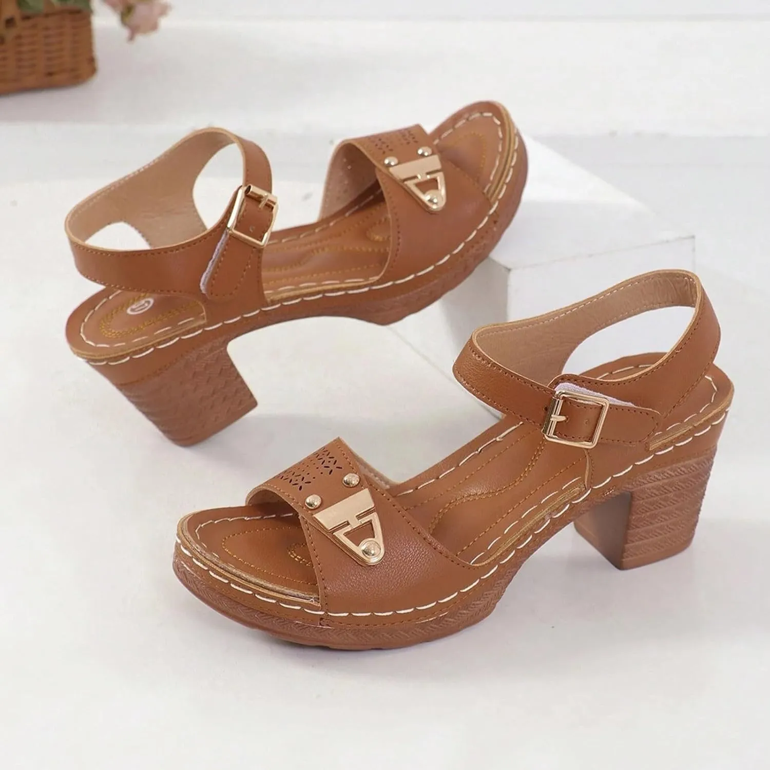 Eduavar Women's Wedge Sandals, Orthopedic Leather Peep Toe Cutout Zipper Chunky Heeled Sandals in White, Brown for Casual Wear