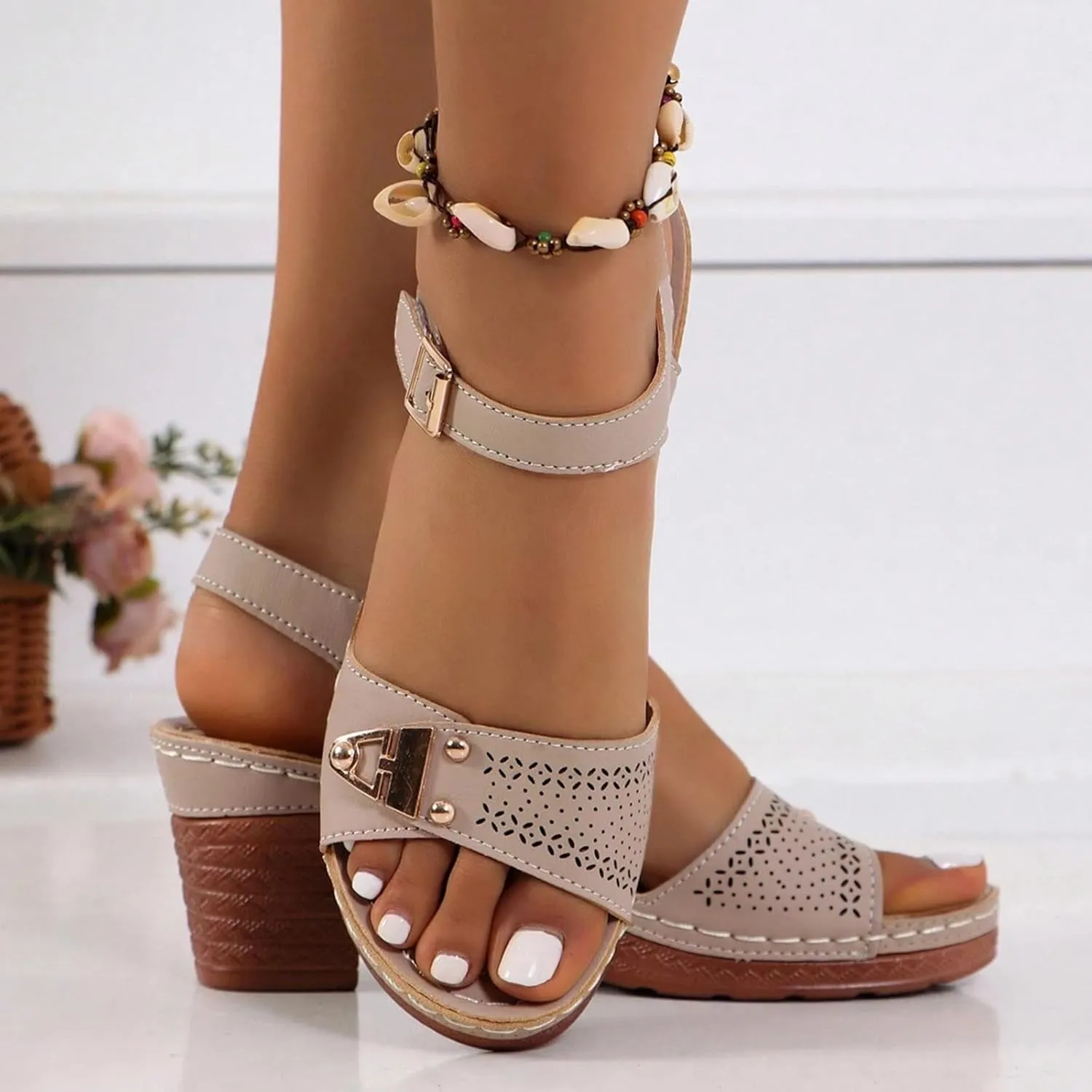 Eduavar Women's Wedge Sandals, Orthopedic Leather Peep Toe Cutout Zipper Chunky Heeled Sandals in White, Brown for Casual Wear