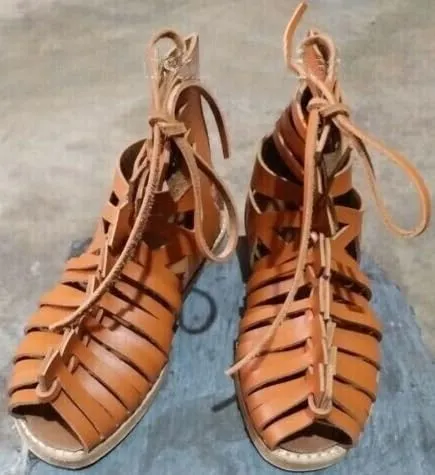 medieval roman leather caligae footwear pair brown new medieval caligae brown leather roman sandals lace up reenactment footwear roman cosplay shoes caligae (US 11, BROWN)