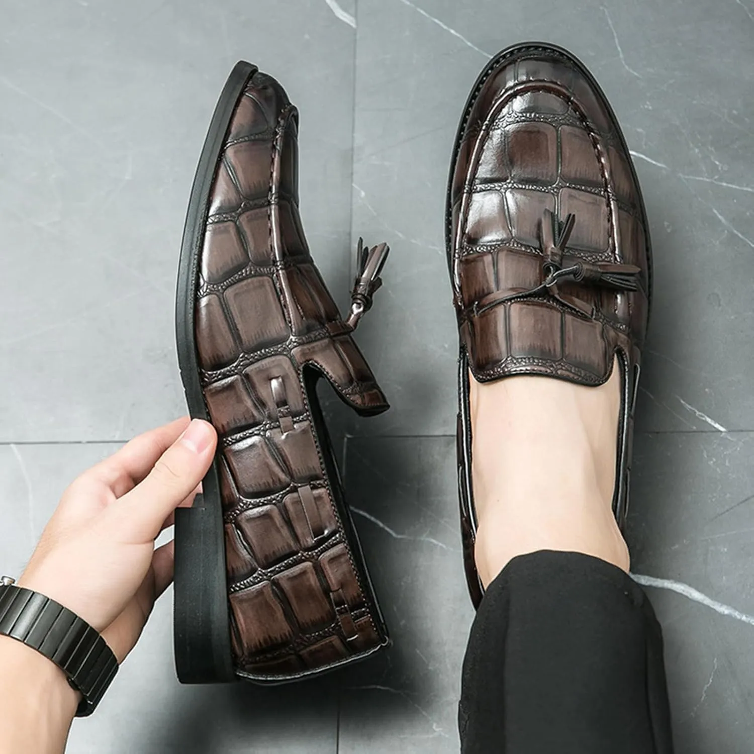Men's Tassel Round Toe Slip-on Loafers Classic Crocodile Pattern Dress Shoes Comfortable Anti-Slip Business Formal Wedding Shoes for Men