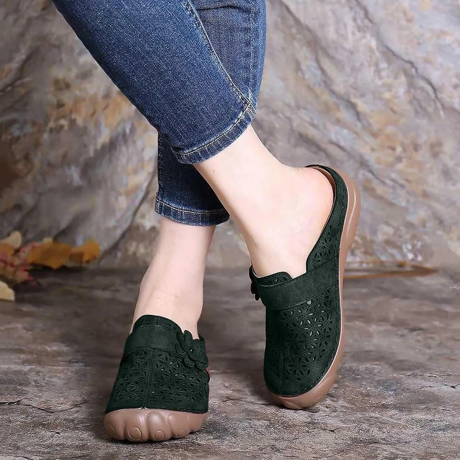 oiangi Womens Flower Hollow Wedge Sandals Summer Casual Baotou Closed Toe Slip on Slipper Lightweight Comfortable Ladies Outdoor Beach Shoes Slides