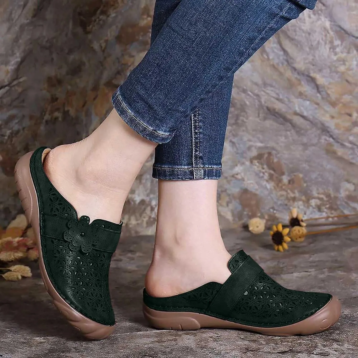 oiangi Womens Flower Hollow Wedge Sandals Summer Casual Baotou Closed Toe Slip on Slipper Lightweight Comfortable Ladies Outdoor Beach Shoes Slides