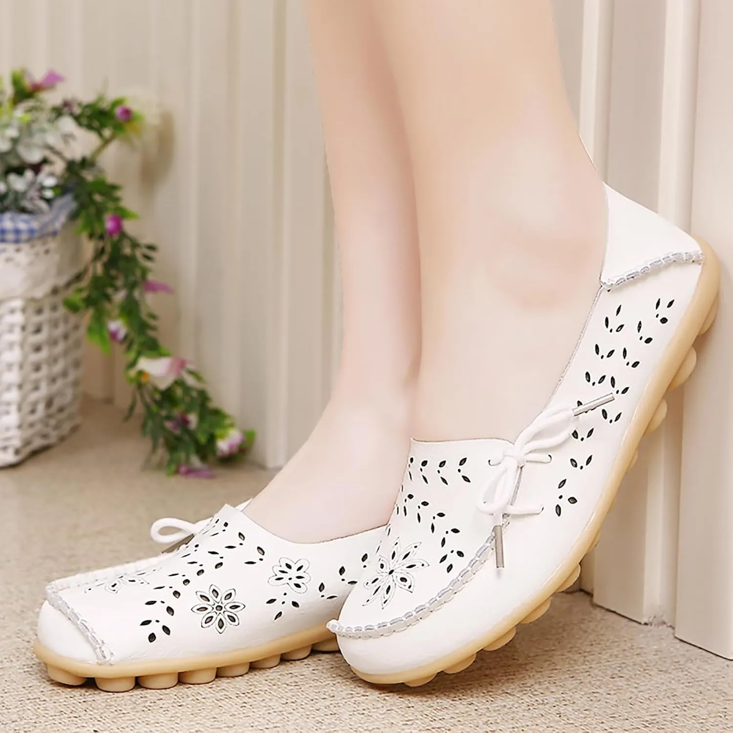 Solaud Women's Driving Moccasins Loafers Casual Round Toe Soft Comfortable Leather Loafers Breathable Slip On Walking Shoes
