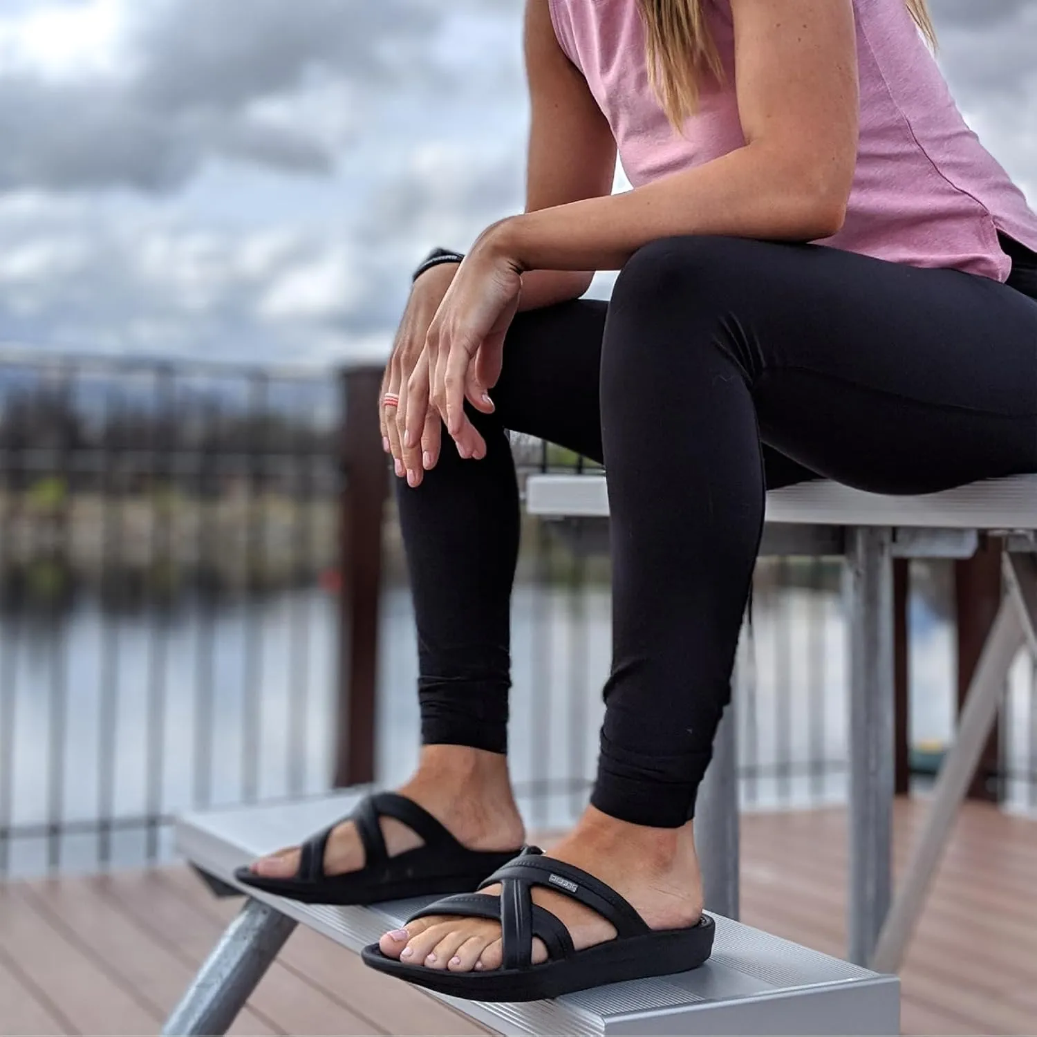 TELIC Women's Mallory Sandal