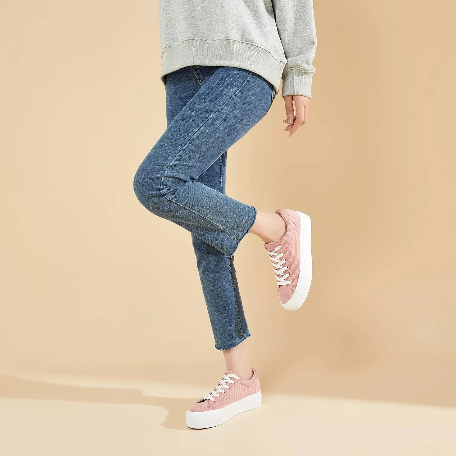 THATXUAOV Womens Platform Sneakers White Tennis Shoes Casual Low Top Fashion Sneakers