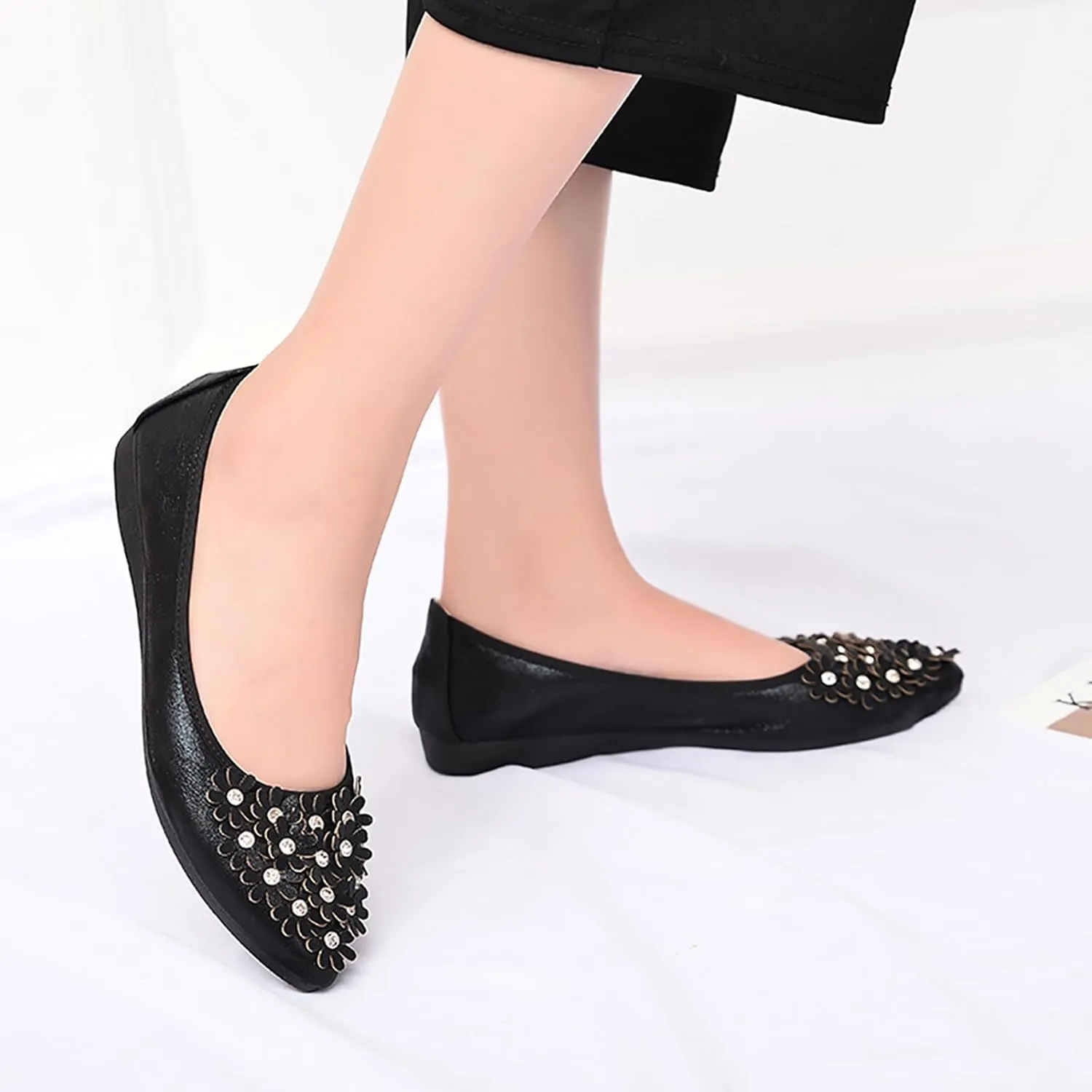 Women's Flats, Foldable Ballet Flats for Women, Flower Pionted Toe Comfort Light Weight Slip-On Dress Shoes