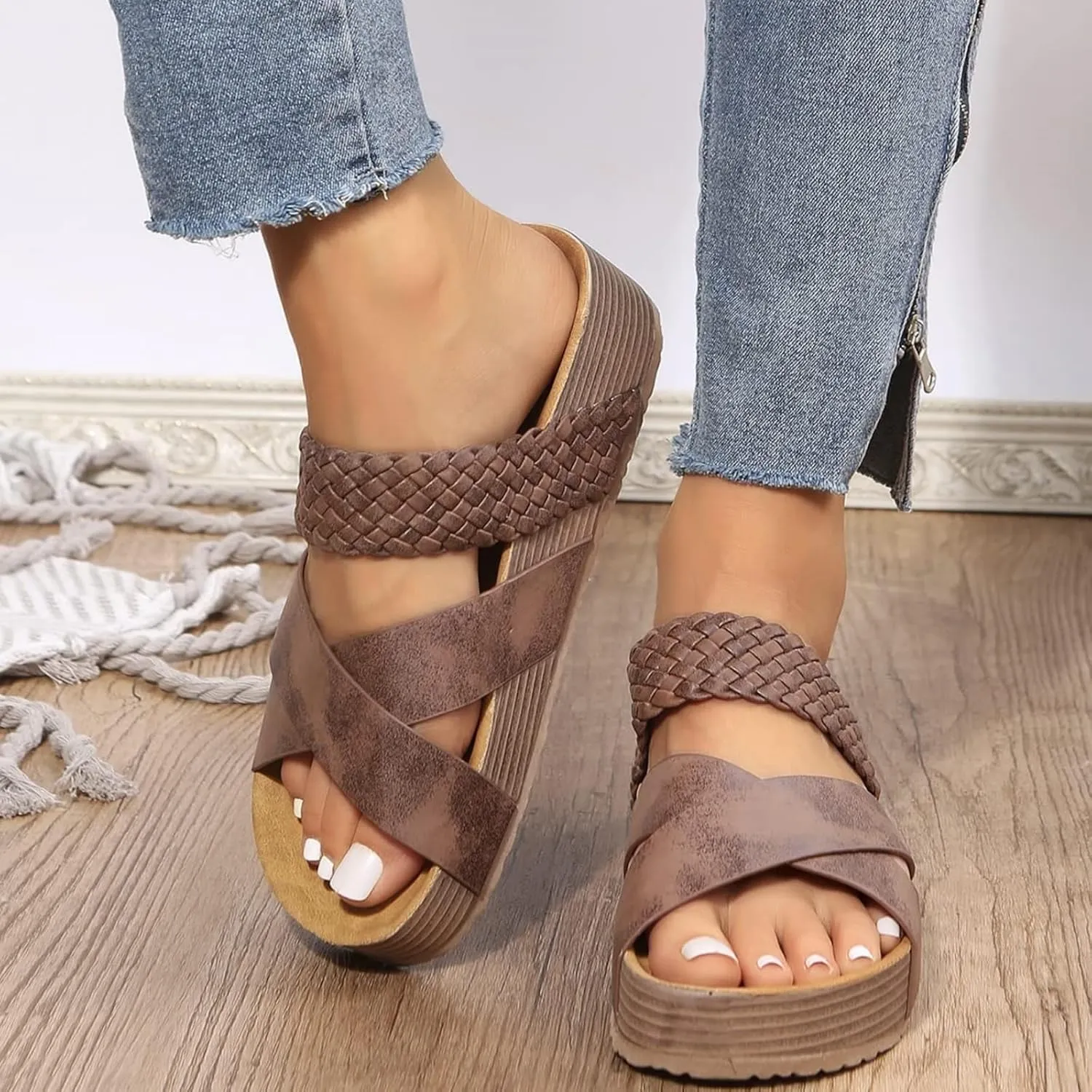 Womens Platform Sandals Open Toe Crisscross Band Upper Flatform Slide Sandal Summer Casual Slip On Walking Shoes